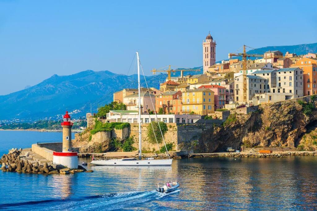 Appartement Vue Mer Avec Parking Gratuit Sur Place Bastia  Ngoại thất bức ảnh